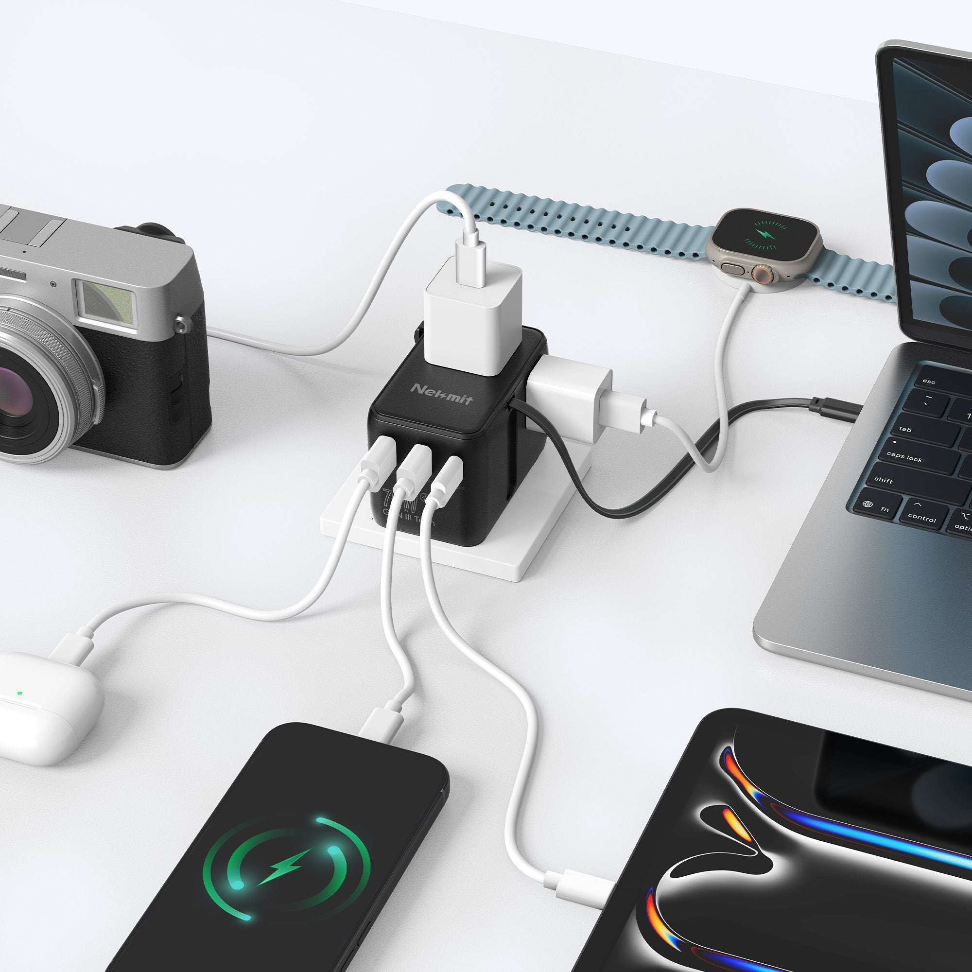 70W Universal Travel Adapter with Retractable Cable Black